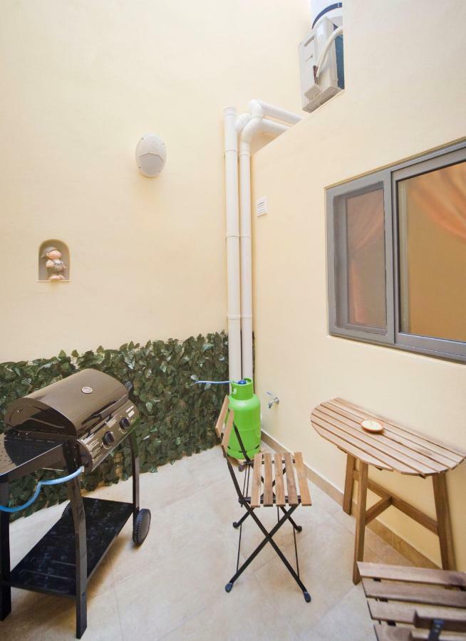 Sliema Duplex 1 Bedroom Apartment - Sleeps 4 エクステリア 写真